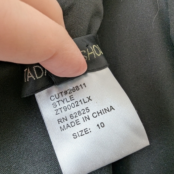 Tadashi Shoji Black Evening Gown Square Neckline Crystal Brooch MOTB MOTG - Picture 10 of 14